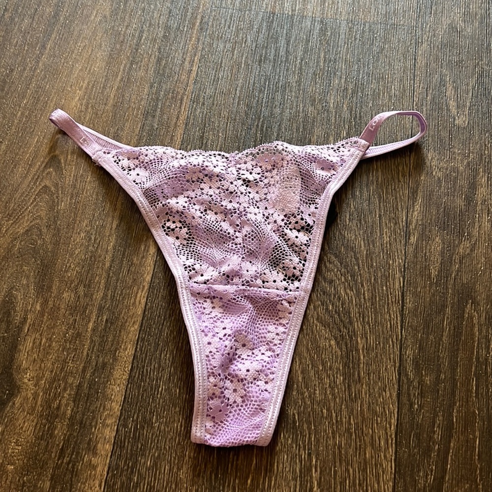 Lounge Lace Thong
